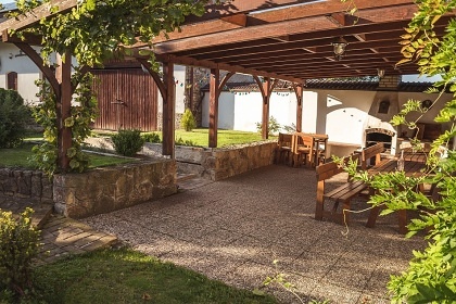 Chalupa s baz�nem - ��slav - Kutn� Hora