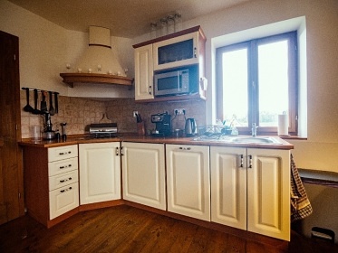 Chalupa a vinn sklep - Broumovsk stny