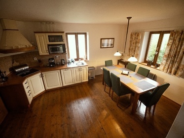 Chalupa a vinn sklep - Broumovsk stny