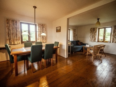 Chalupa a vinn sklep - Broumovsk stny