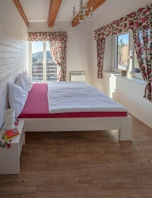 Chata Javorn�ky - Vala�sko - cyklostezka Be�va