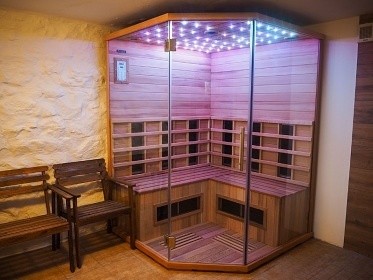 Chata Javorn�ky - Vala�sko - cyklostezka Be�va