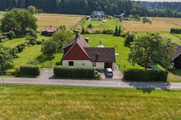 Chalupa s baz�nem - Dv�r Kr�lov� nad Labem