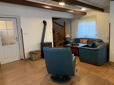 Chalupa s baz�nem - Dv�r Kr�lov� nad Labem