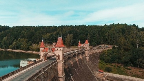 Chalupa s baz�nem - Dv�r Kr�lov� nad Labem