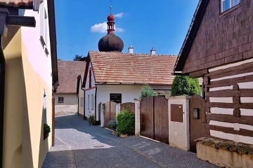 Chalupa Opočenský zámek - Podkostelí a Švamberk