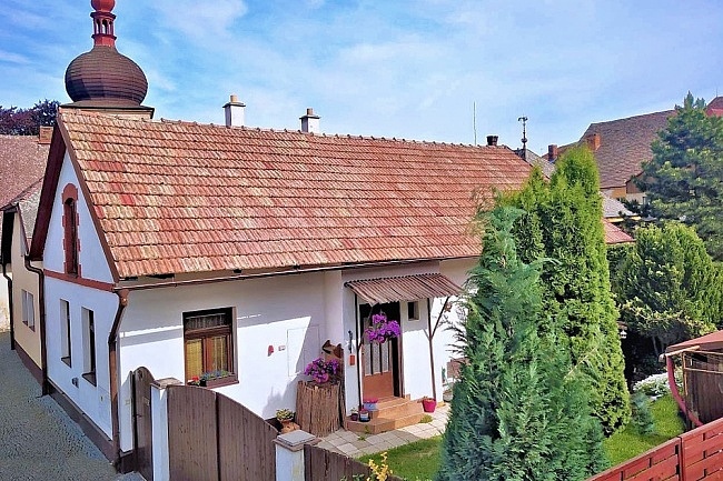 Chalupa Opočenský zámek - Podkostelí a Švamberk