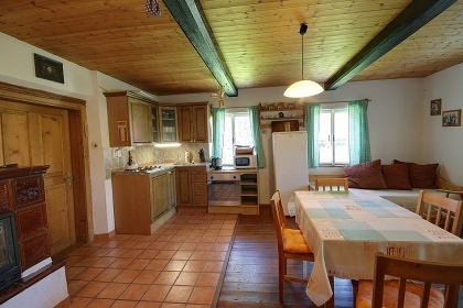 Stylov� chalupa a koupac� sud - Trosky - �esk� r�j