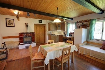 Stylov� chalupa a koupac� sud - Trosky - �esk� r�j