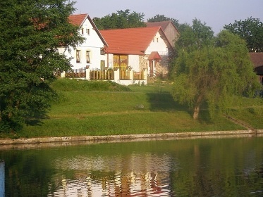 Chalupa Blaejovice - Loket - pehrada vihov
