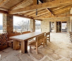 Chalupa Ch�iby - samota a lesy - hrad Buchlov