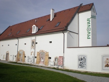 Statek Nové Dvory - vnitřní bazén - Vrbenské rybníky