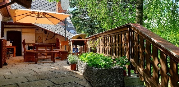 Chalupa s baz�nem - Park Mon�nec - Zoo V�trovy