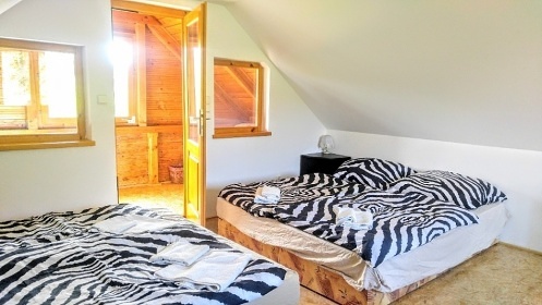 Chata a apartmány s bazénem - Křivoklátsko