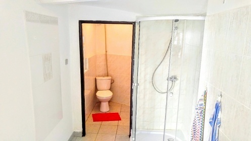 Chata a apartmány s bazénem - Křivoklátsko