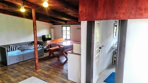 Chata a apartmány s bazénem - Křivoklátsko