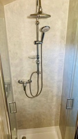 Chata a apartmány s bazénem - Křivoklátsko