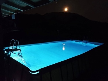 Chata a apartmány s bazénem - Křivoklátsko