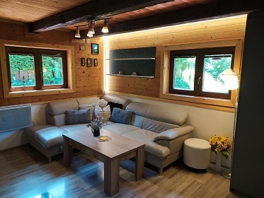 Srubov� chata s v��ivkou - Trutnovsko - Mlad� Buky