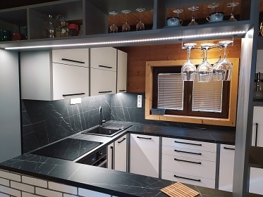 Srubov� chata s v��ivkou - Trutnovsko - Mlad� Buky