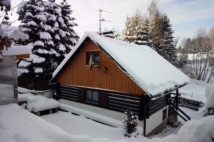 Srubov� chata s v��ivkou - Trutnovsko - Mlad� Buky