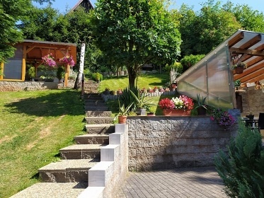 Srubov� chata s v��ivkou - Trutnovsko - Mlad� Buky