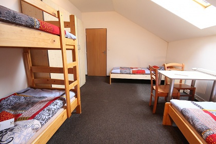 Chata a h�i�t� - Jizersk� hory a Krkono�e