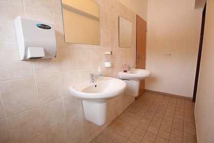 Chata a h�i�t� - Jizersk� hory a Krkono�e