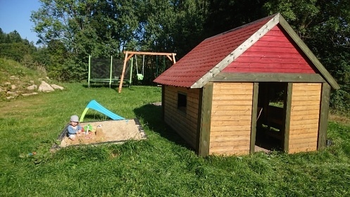 Chata Jizerské hory - bazén, sauna a dětské hřiště