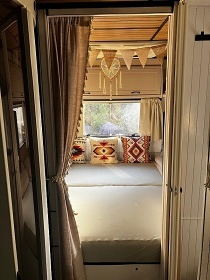 Glamping Karavan u Konopi�t� - Bene�ov