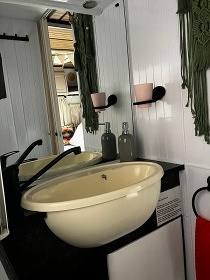 Glamping Karavan u Konopi�t� - Bene�ov