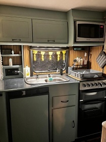 Glamping Karavan u Konopi�t� - Bene�ov