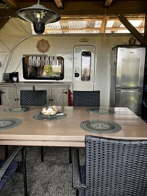 Glamping Karavan u Konopi�t� - Bene�ov