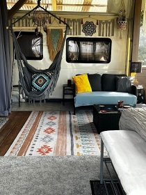 Glamping Karavan u Konopi�t� - Bene�ov