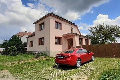 Chalupa s baz�nem - Kyjov - hrad Buchlov