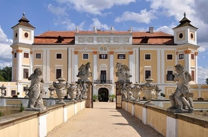 Rekrean dm s baznem - eravice - Kyjov