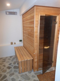 Wellness chalupa a koupac� jez�rko - Radho��