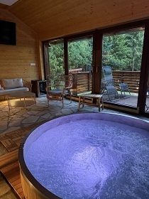 Wellness chalupa a koupac� jez�rko - Radho��