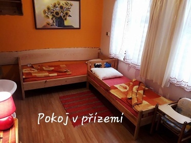 Chata bazén a zahrada - stezka Štědrákova Lhota