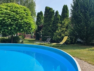 Chalupa s baz�nem - Nov� Ml�ny - CHKO P�lava