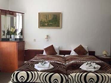 Chata u lesa - Kl�noveck� potok - Kru�n� hory