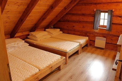 Rouben chalupa a bazn - Bystice nad Perntejnem