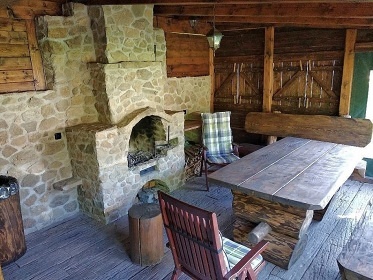 Rouben chalupa a bazn - Bystice nad Perntejnem