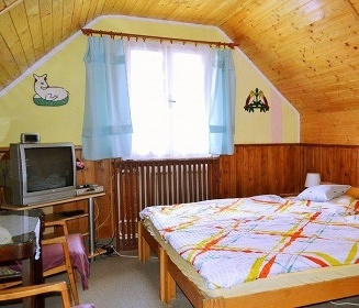 Rodinná chalupa s bazénem - přehrada Šance