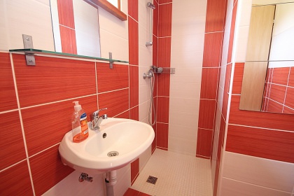 Chata 3 s baz�nem - CHKO Broumovsko - Osta�