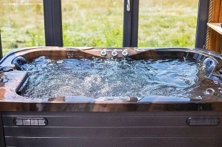 Glamping s wellness - Třeboňsko - rybník Hejtman