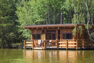 Glamping na vodě s wellness - Jindřichohradecko