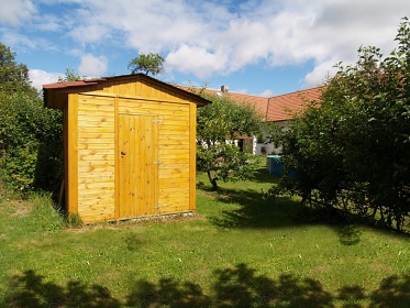 Selsk� chalupa s baz�nem - hrad Helfenburk