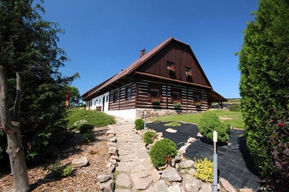 Rouben� chalupa s baz�nem - CHKO Orlick� hory