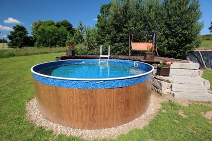 Rouben� chalupa s baz�nem - CHKO Orlick� hory